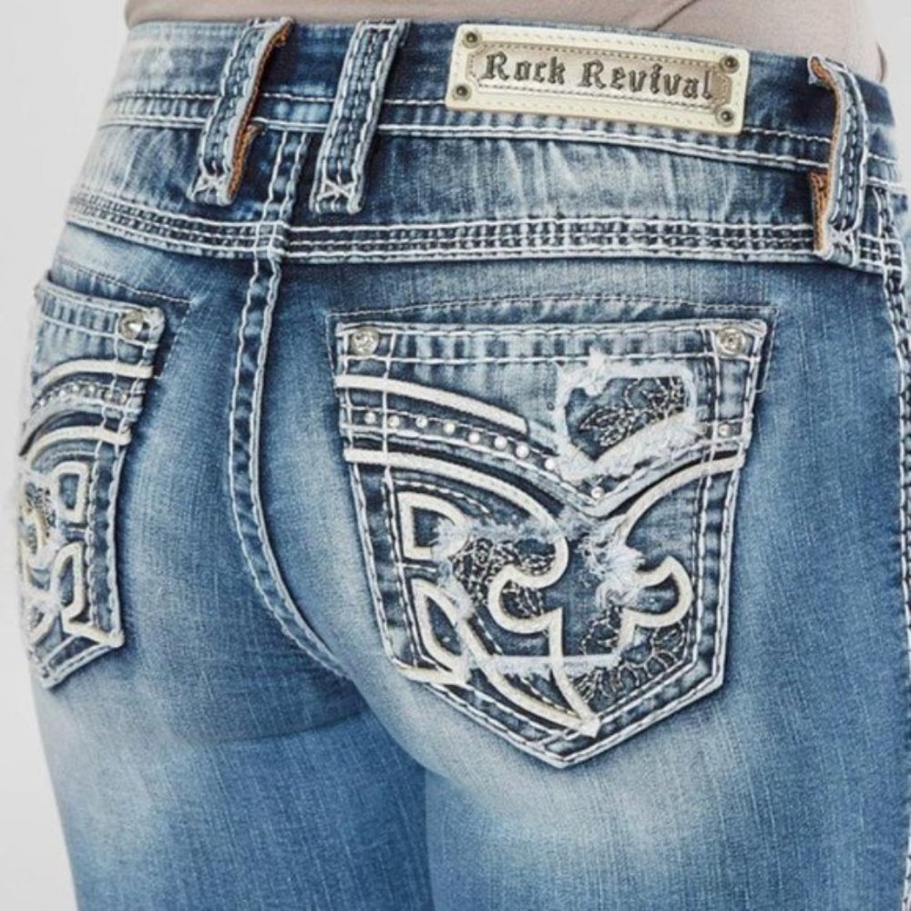🤘NeW!!🎸 ROCK REVIVAL EBBA EASY CROP EMBELLISHED JEANS 31